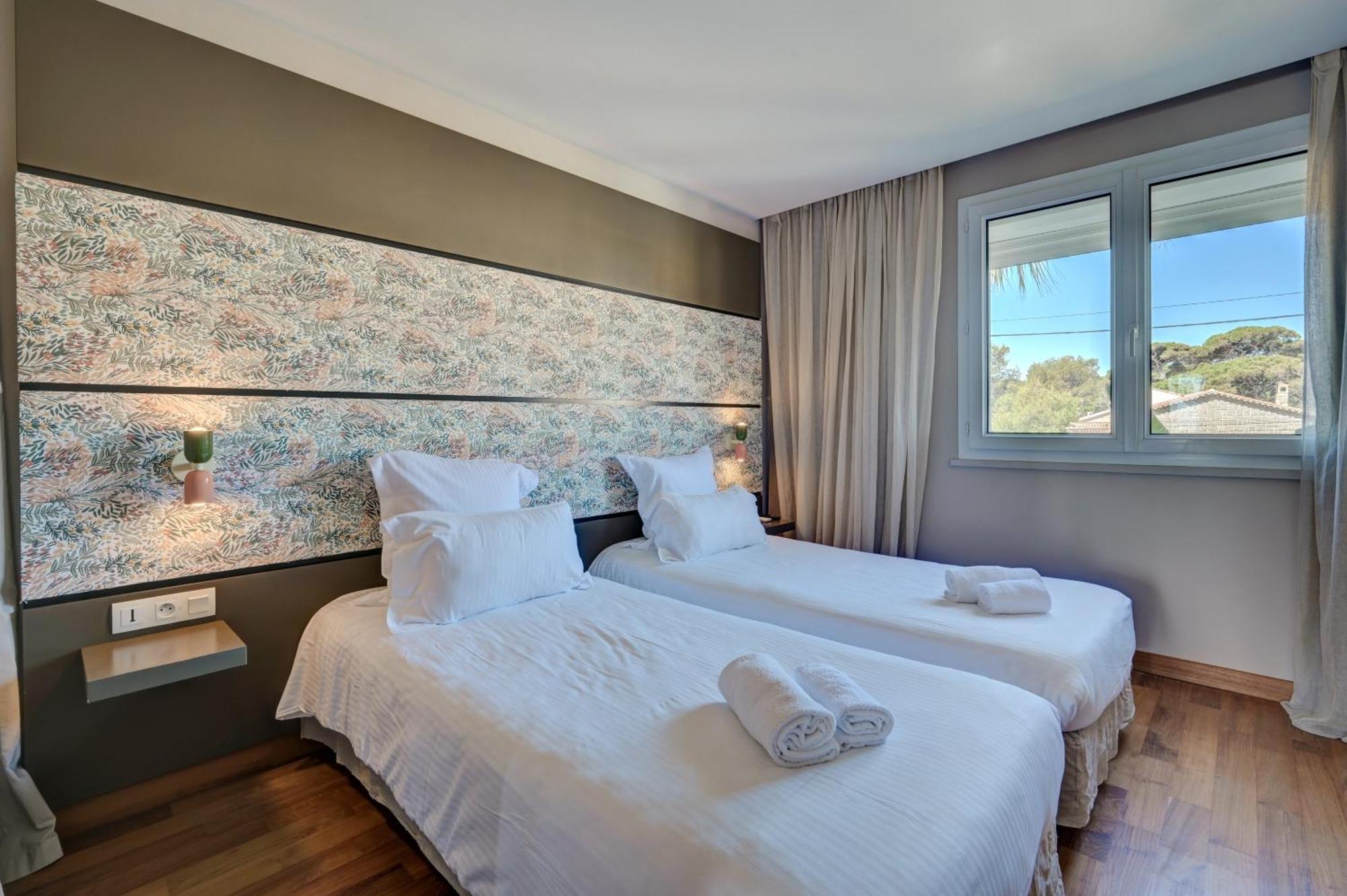Hotel Bor Йер Экстерьер фото