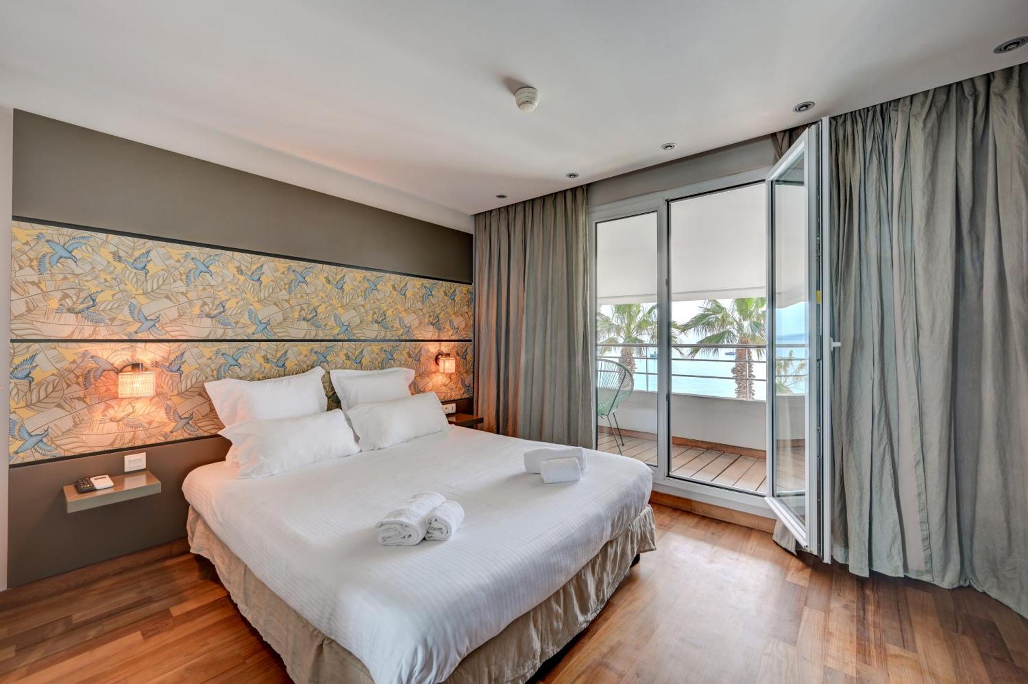 Hotel Bor Йер Экстерьер фото