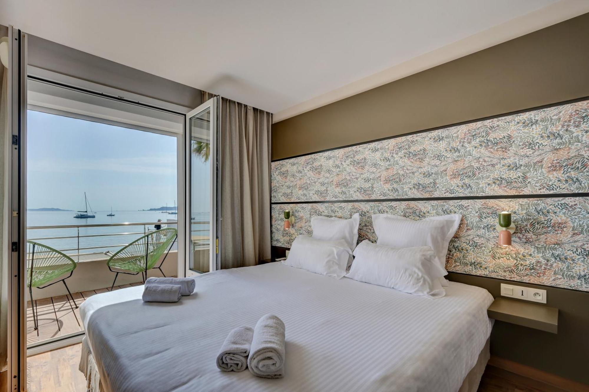 Hotel Bor Йер Экстерьер фото