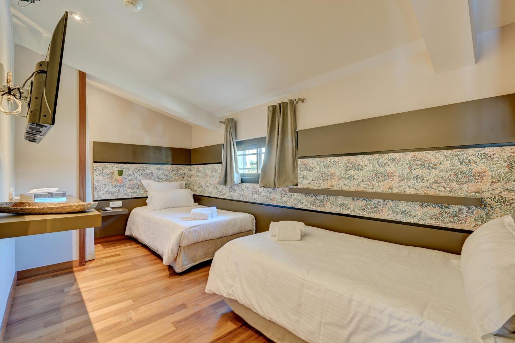 Hotel Bor Йер Экстерьер фото