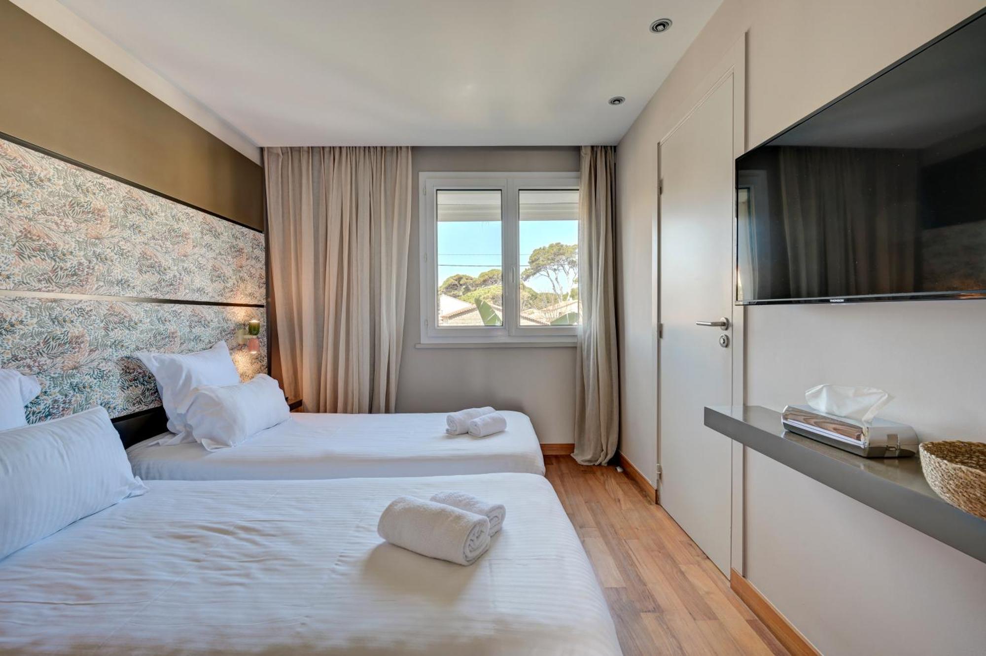 Hotel Bor Йер Экстерьер фото